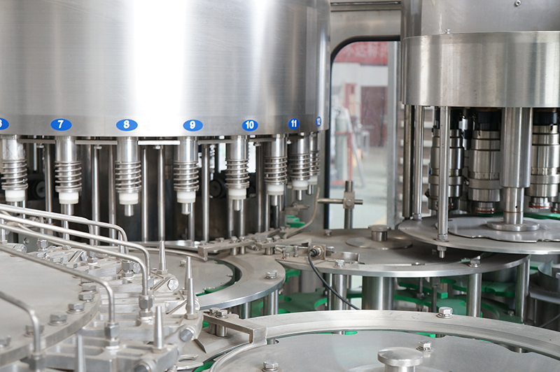 32头塑料瓶水灌装