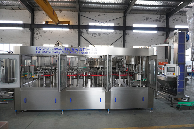 含气32头灌装机