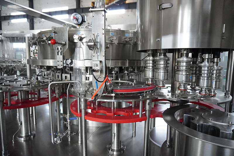 含气32头灌装机