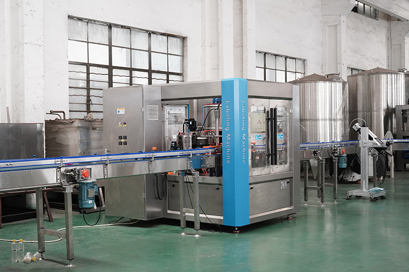 8头热熔胶贴标机