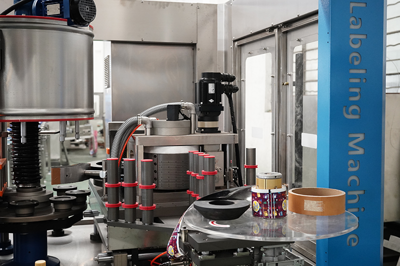 8头热熔胶贴标机