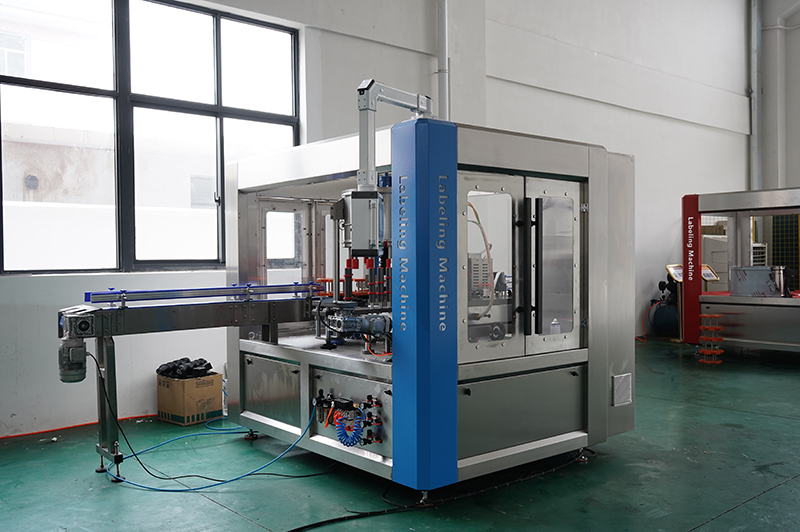 12头热熔胶贴标机