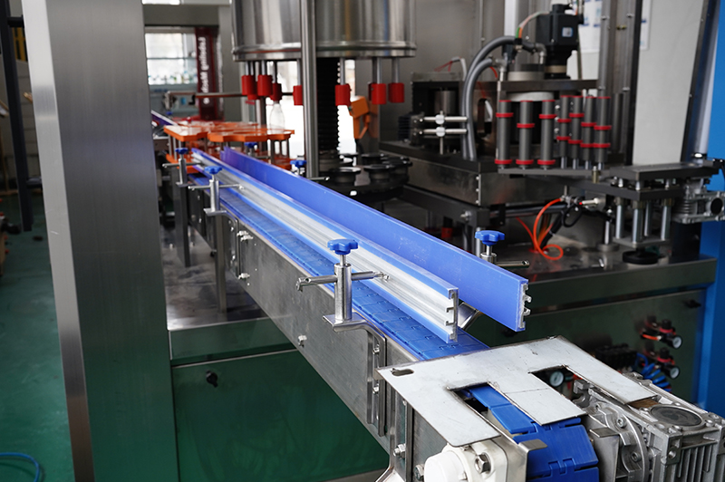 12头热熔胶贴标机