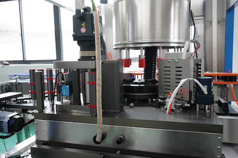 12头热熔胶贴标机