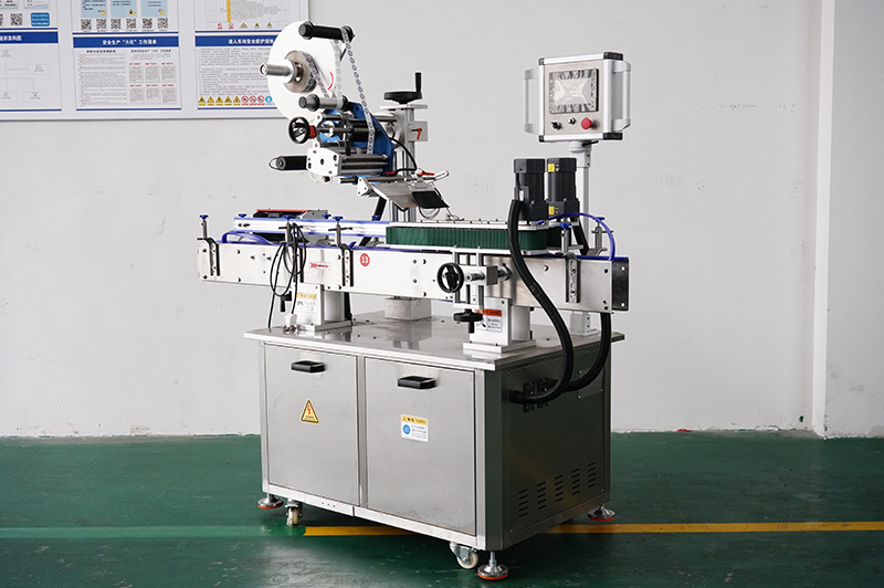 卧式贴标机